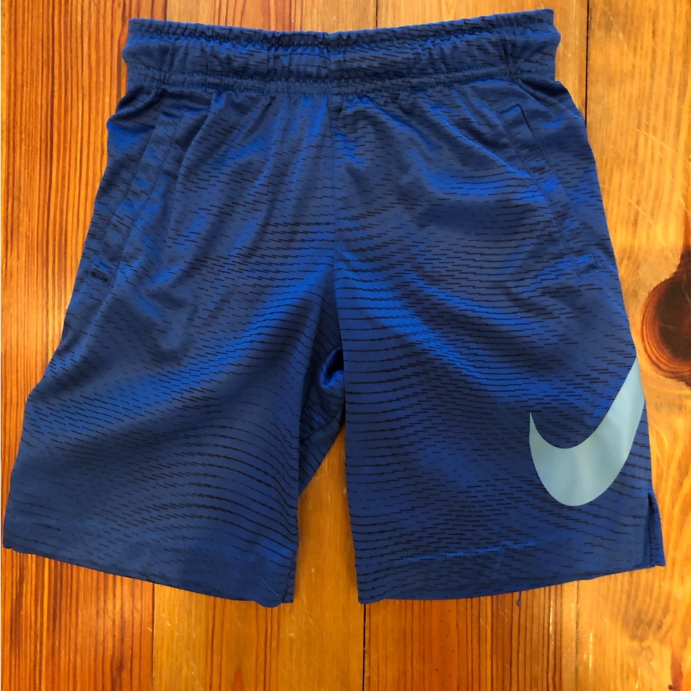 Boys Nike Size 7 shorts